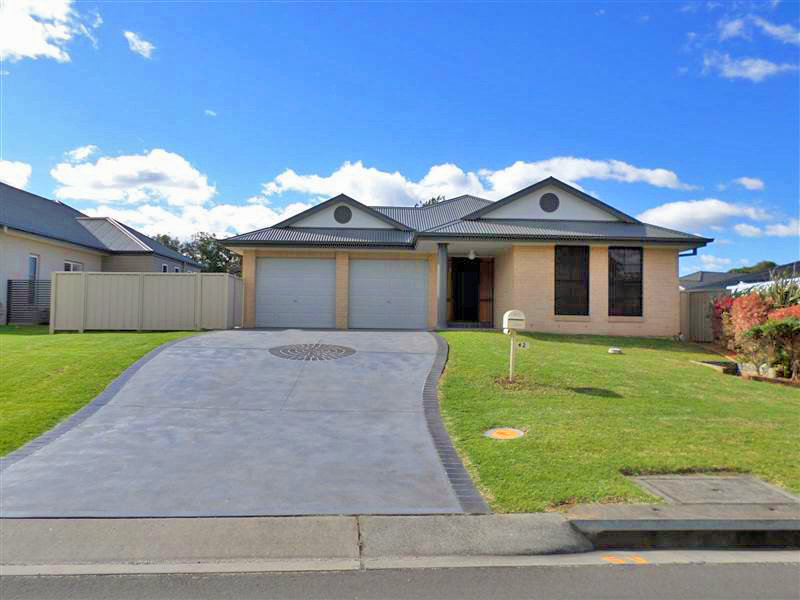 42 Emerald Drive, Meroo Meadow, NSW 2540