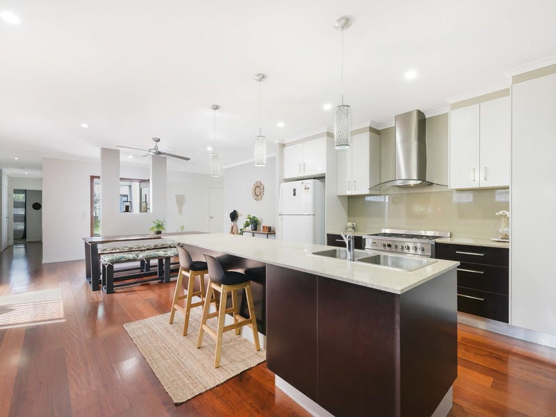 10 Cobblestone Place Peregian Springs Qld 4573 Property Details