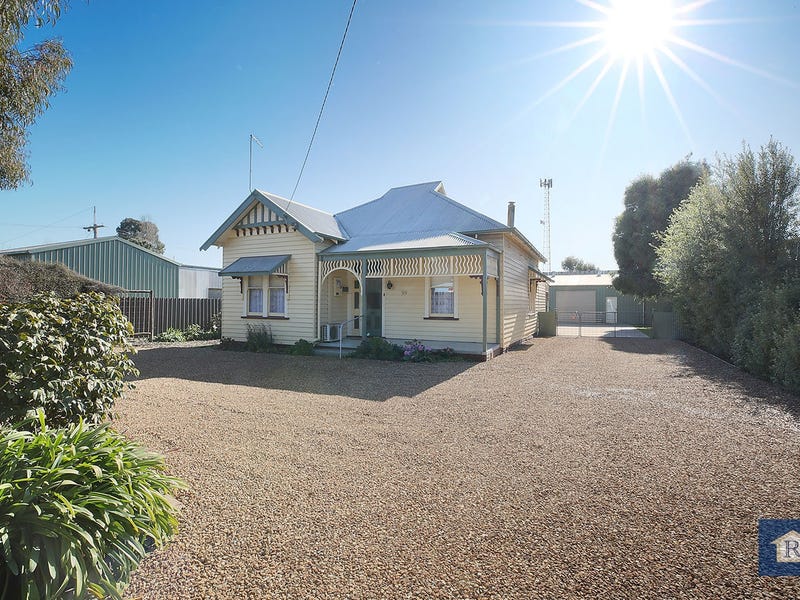 99 Wallace Street, Colac, Vic 3250 Property Details