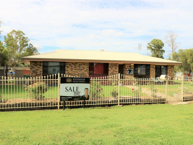 38 Cunliffe Street, Oakey, Qld 4401 Property Details