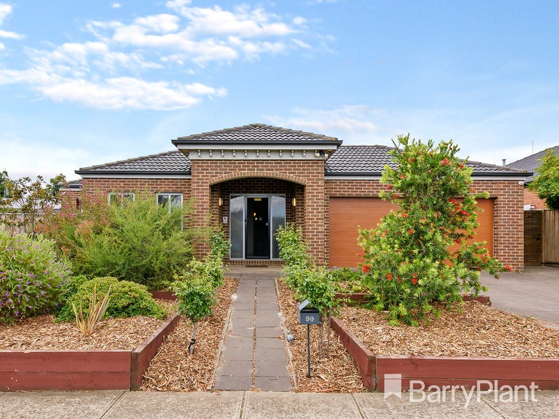 90 Inglewood Drive, Burnside Heights, VIC 3023