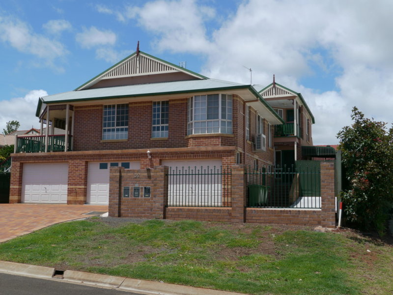 3/32 Jull Drive, Centenary Heights, QLD 4350