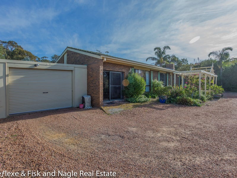 11 Hakea Place, Tura Beach, NSW 2548