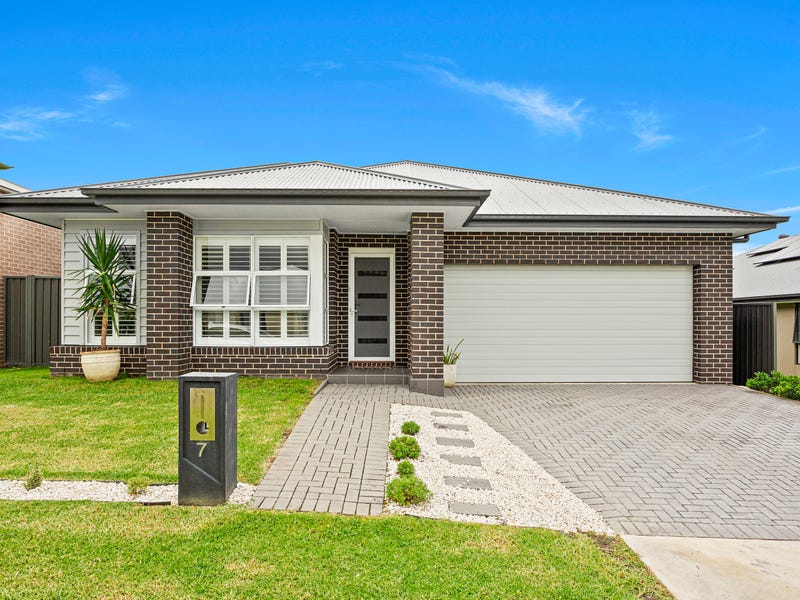 7 Meander Drive, Calderwood, NSW 2527 Property Details
