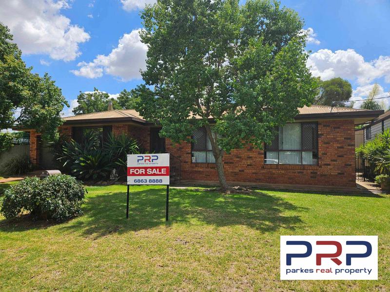 12 Kingsford Avenue, Parkes, NSW 2870 Property Details