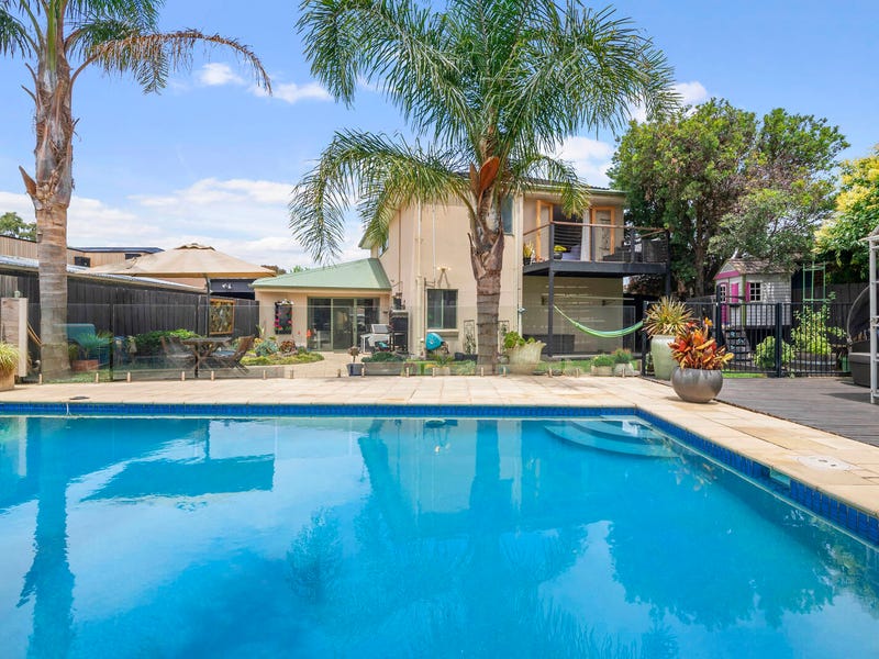 13 Shirley Avenue, Seaford, Vic 3198 Property Details