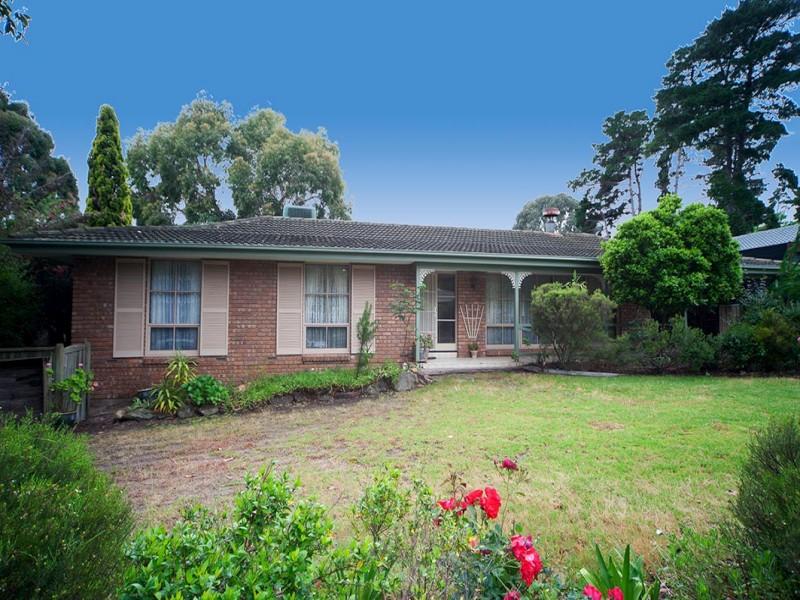 27 Pine Drive, Aberfoyle Park, SA 5159