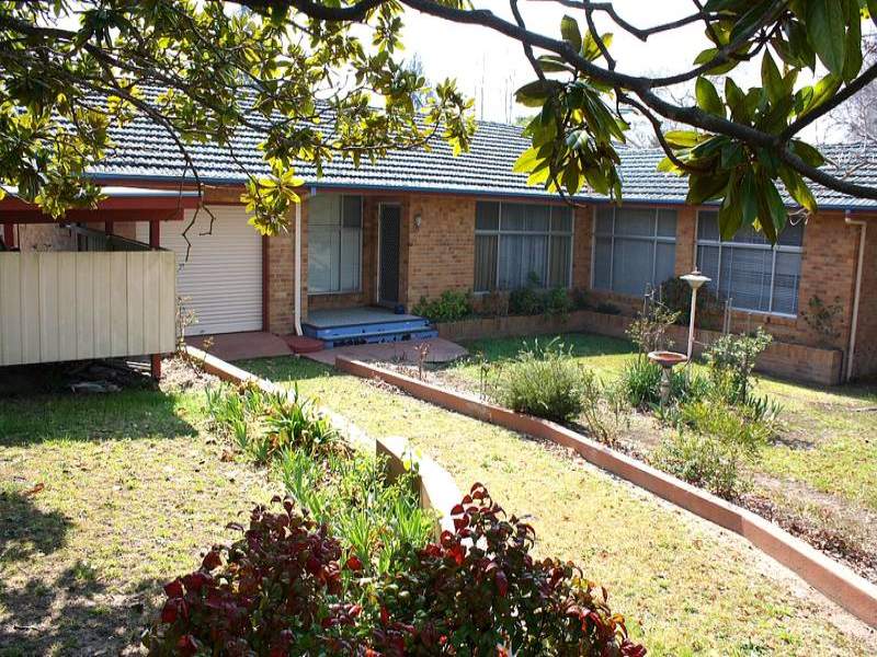 138 Bulwer Street, Tenterfield, NSW 2372