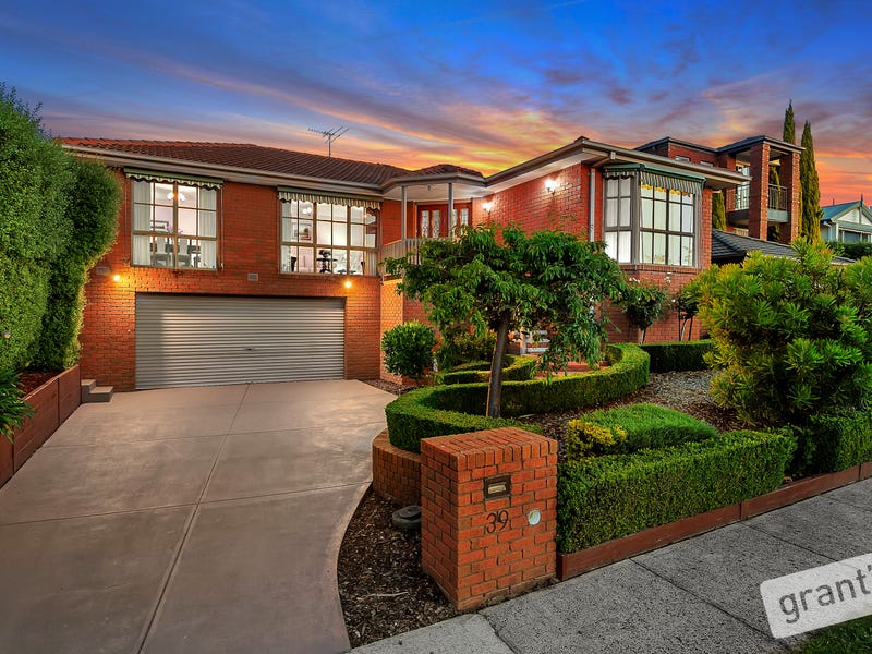 39 Lawrence Drive, Berwick, Vic 3806 Property Details