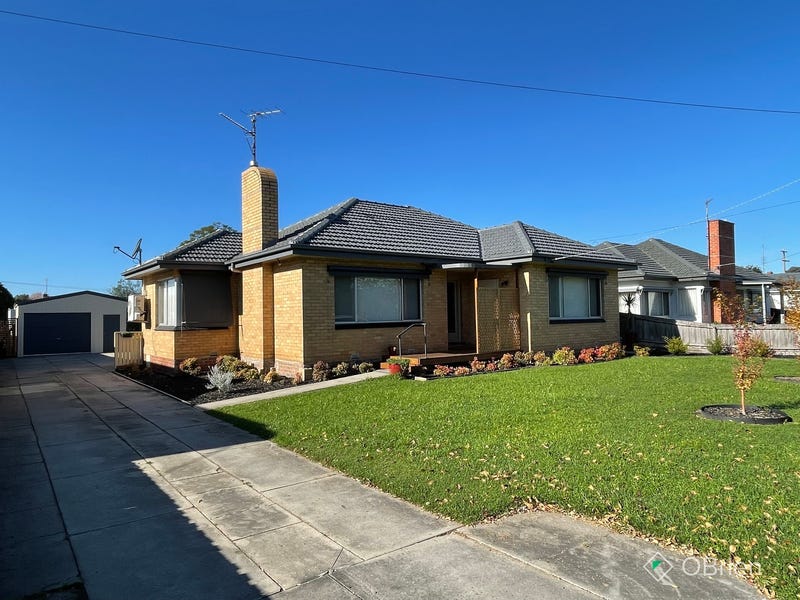 11 Robb Street, Bairnsdale, Vic 3875 Property Details