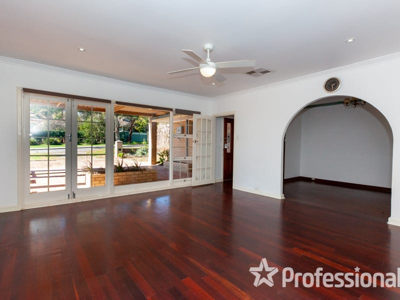 21 Buckingham Road, Kelmscott, WA 6111 Property Details