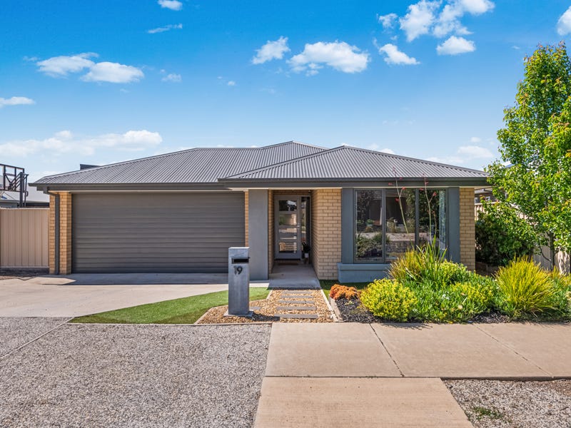 19 Strathmore Court, Strathfieldsaye, Vic 3551 Property Details