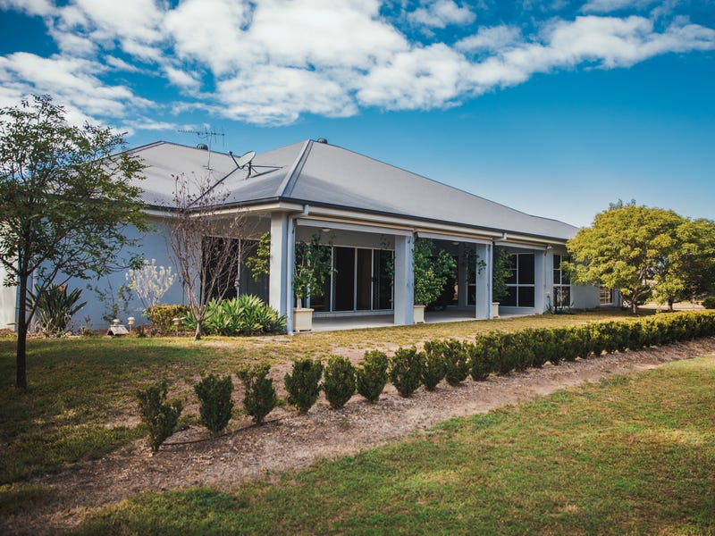 1 Saint Andrews Chase, Dalby, QLD 4405