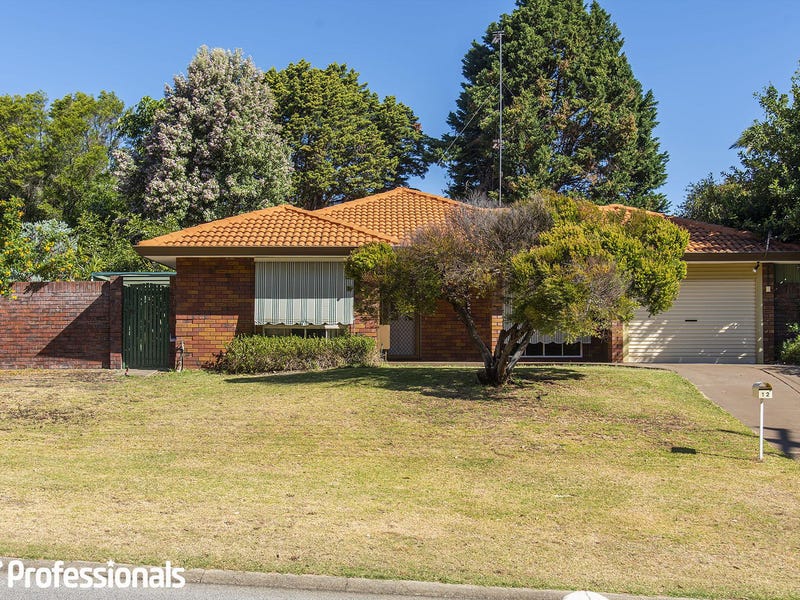 12 Brookside Avenue, Kelmscott, WA 6111 Property Details