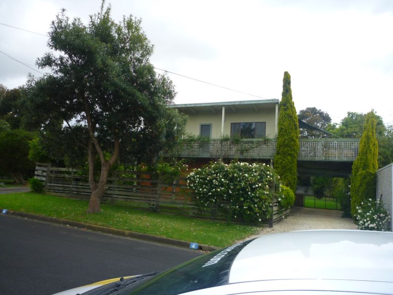 4 Central Avenue, Torquay, VIC 3228