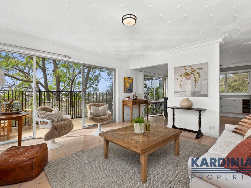 4/12 Cedar Grove, Highton, Vic 3216 Property Details