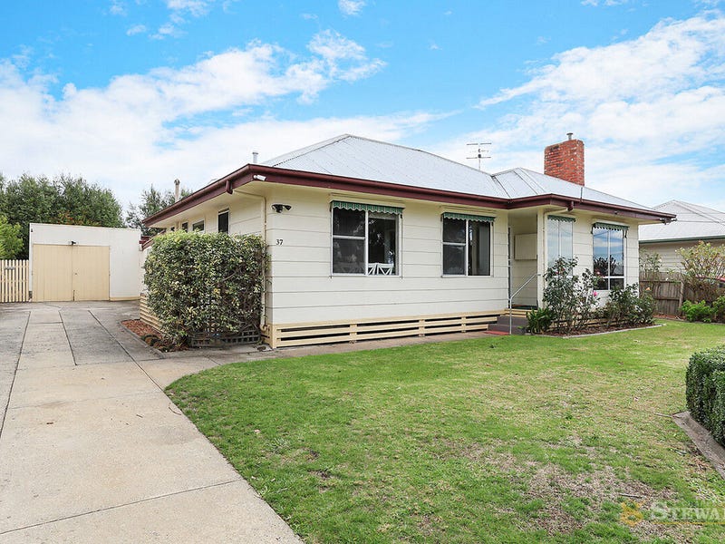 37 Stewart Street, Colac, Vic 3250 House for Sale
