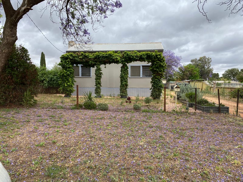 13 Hawdon Street, Dareton, NSW 2717