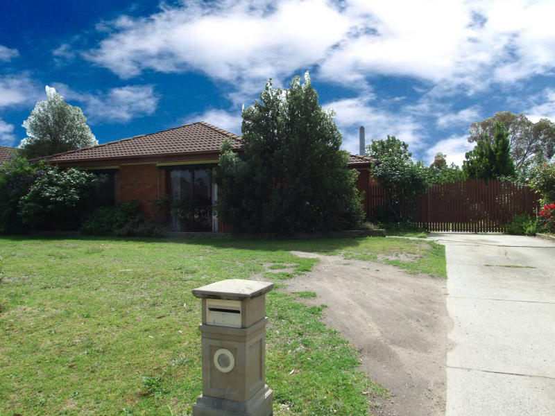 5 Kingston Avenue, Pakenham, Vic 3810 Property Details