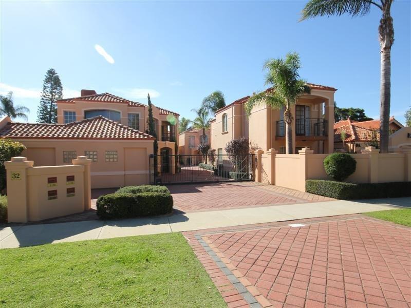 4/32 Renwick Street, South Perth, WA 6151