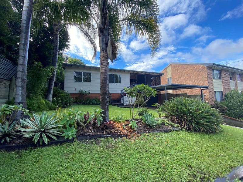 17 Pindarri Avenue, Berkeley Vale, NSW 2261