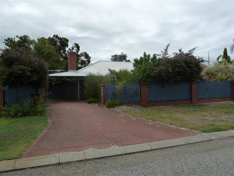 8 Viscount Court, Thornlie, WA 6108