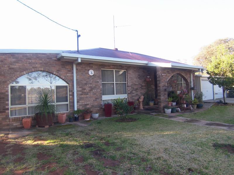 3 Plevna Street, Trundle, NSW 2875