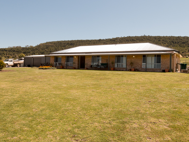 9 Commonwealth Cres, Gowrie Junction, QLD 4352