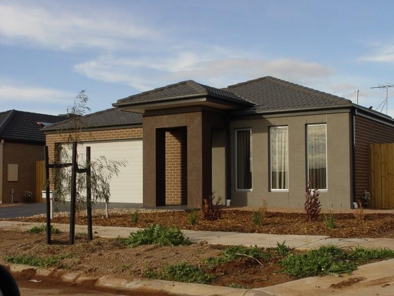 14 Burswood Circuit, Melton West, VIC 3337