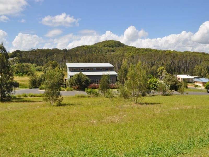 42 Mcleod Drive, Scotts Head, NSW 2447
