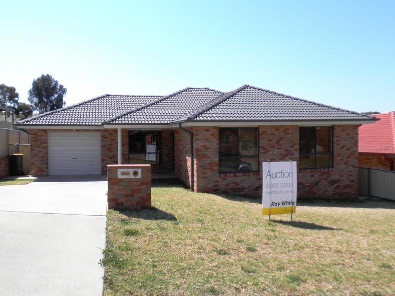 11 Hargreaves Crescent, Young, NSW 2594 Property Details