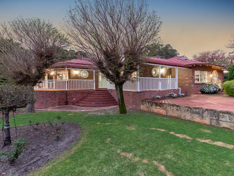 1 Mount Terrace, Kalamunda, WA 6076