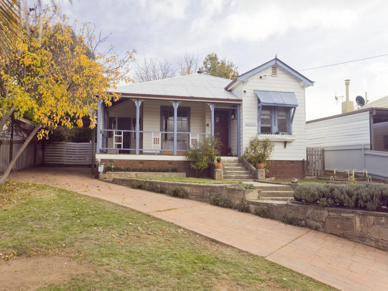 29 McIntosh Street, Queanbeyan, NSW 2620 Property Details