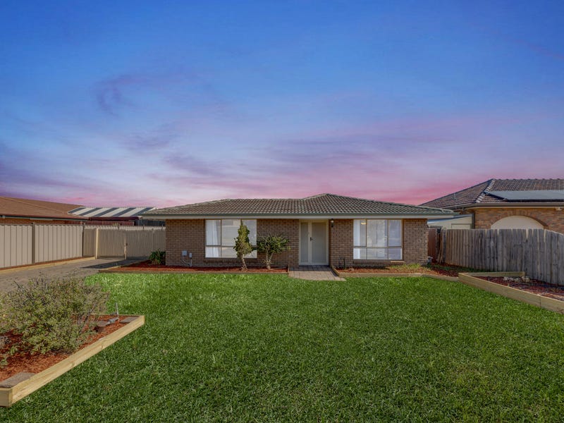 5 Christina Crescent, Kurunjang, Vic 3337 Property Details