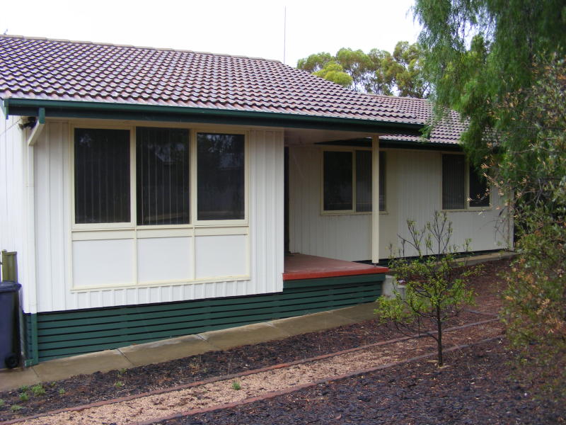 2 Bahnisch Avenue, Berri, SA 5343 Property Details