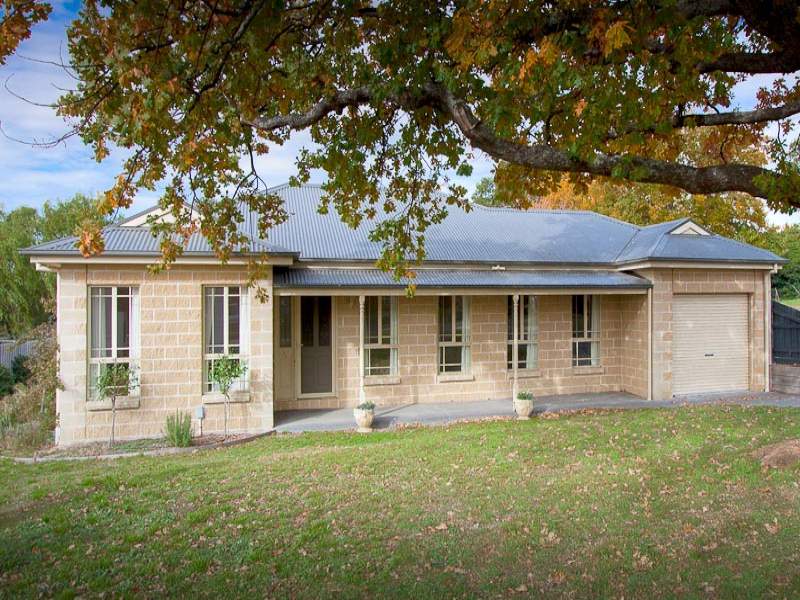 1/77 Brantome Street, Gisborne, Vic 3437 Property Details