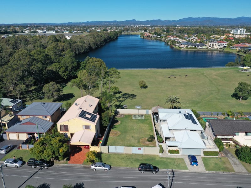 90 Bamboo Avenue, Benowa, Qld 4217