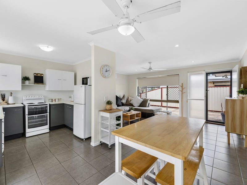 18 Blaxland Street, Golden Beach, QLD 4551