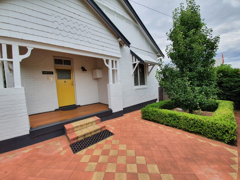 37 Bourke Street, Tamworth, NSW 2340