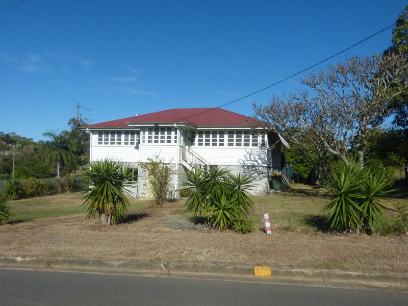 3 Bismark Street, Mount QLD 4695