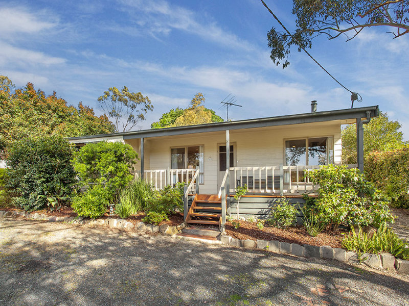 8 Merton Grove, Healesville, Vic 3777 Property Details