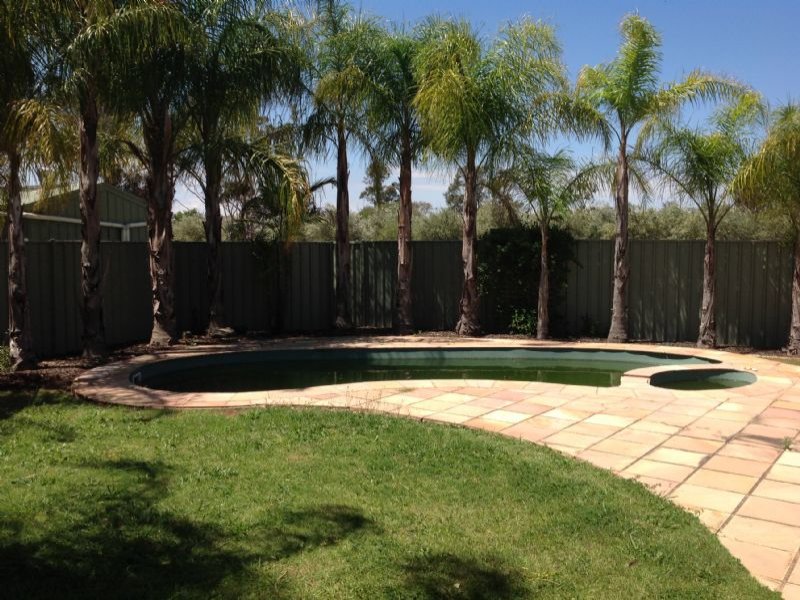 2/12 Henderson Street, Yarrawonga, Vic 3730 Property Details