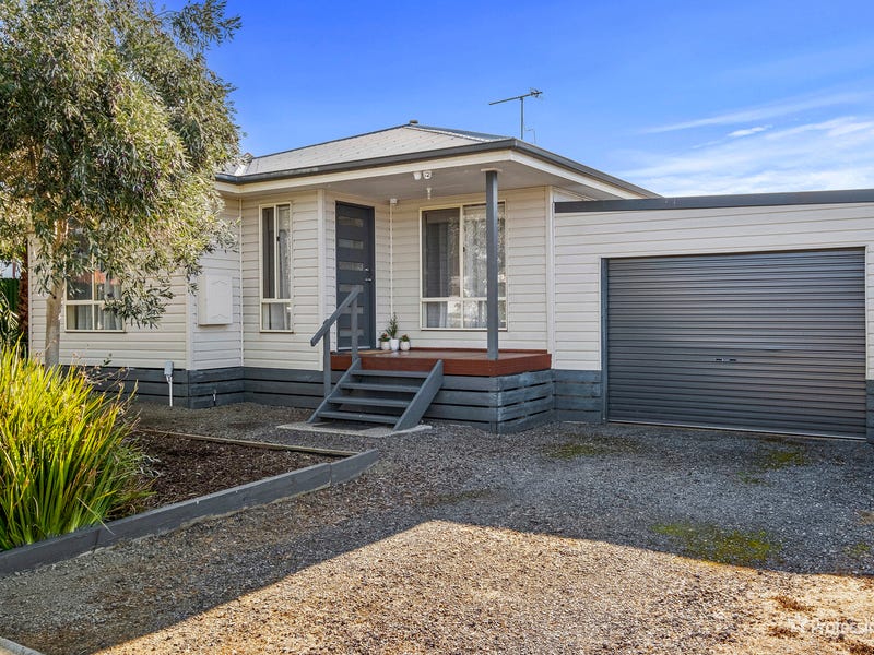 11 Gillies Street, Maryborough, Vic 3465 House for Sale