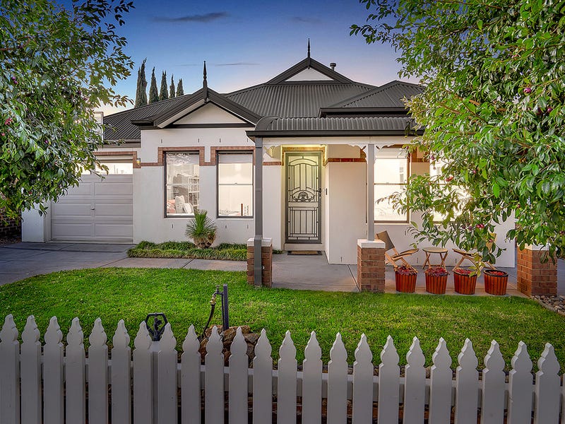 9 Royal Troon Way, Craigieburn, VIC 3064