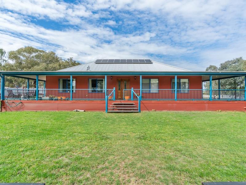 12 Packham Drive, Manildra, NSW 2865 Property Details