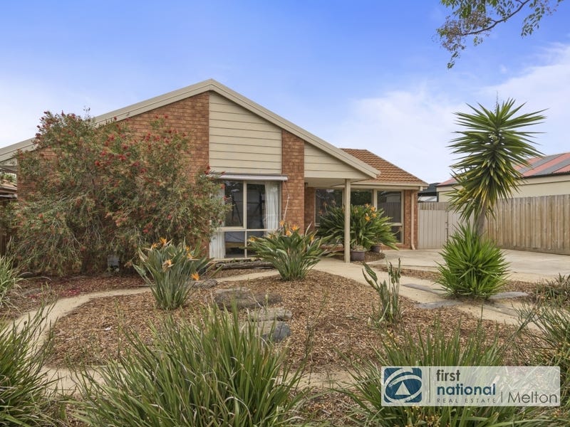 51 Walsingham Crescent, Kurunjang, Vic 3337 Property Details