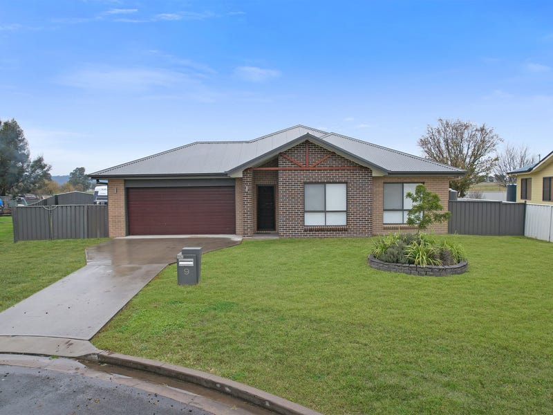 9 McCarthy Place, Quirindi, NSW 2343 House for Sale