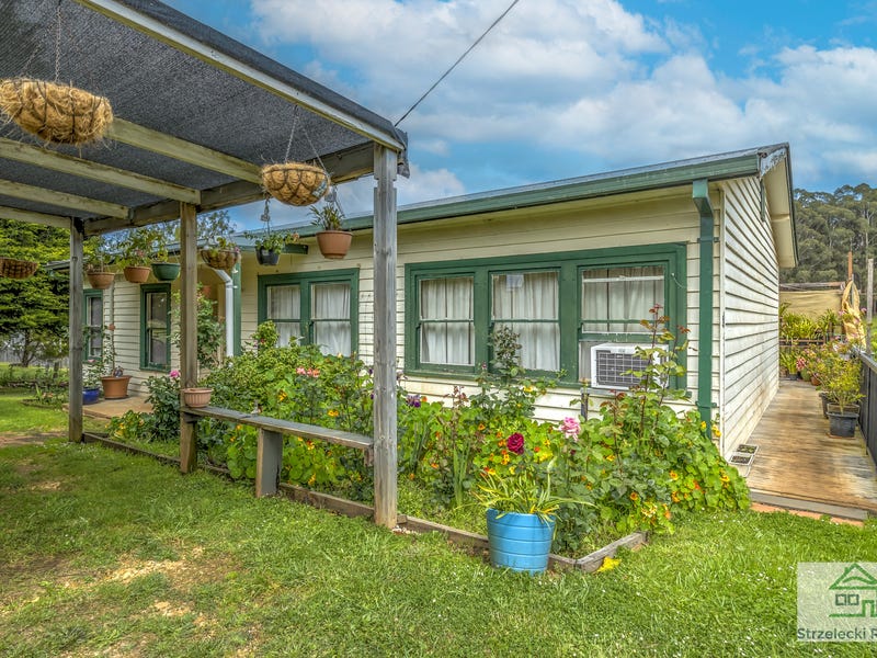 2224 School Rd, Erica, Vic 3825 House for Sale