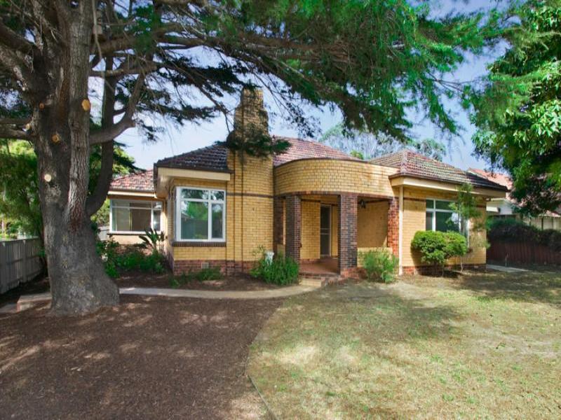 4 Fewster Road, Hampton, Vic 3188 Property Details