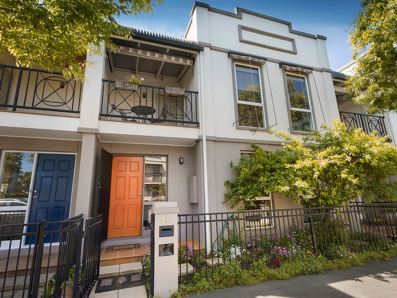 51 Gatehouse Drive, Kensington, VIC 3031